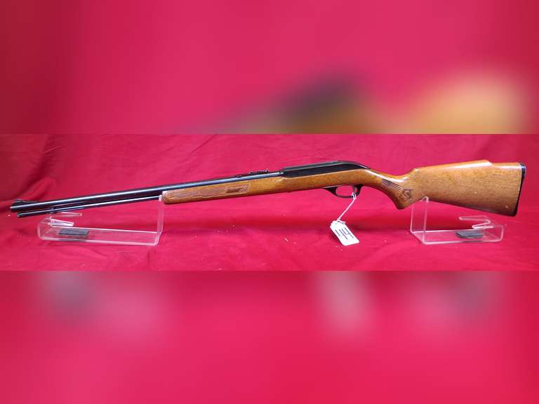 Glenfield Mod: 60, 22cal semi rifle, Ser#: 21290911 , soft case, 96%