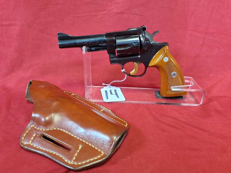 Ruger Mod: Security-six, 357 mag revolver, Ser#: 154-40533 , 4" brl, blued, wood grips, leather holster, 98%