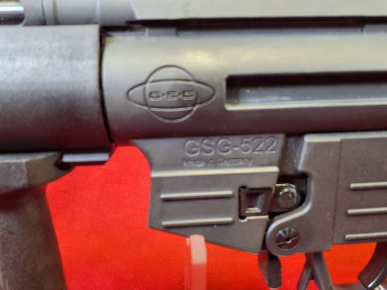 American Tactical Mod: GSG-522PK, 22LR pistol, Ser#: A540877 , 7-1/2" brl, stick mag & drum mag, tac rail, fwd grip, 98%