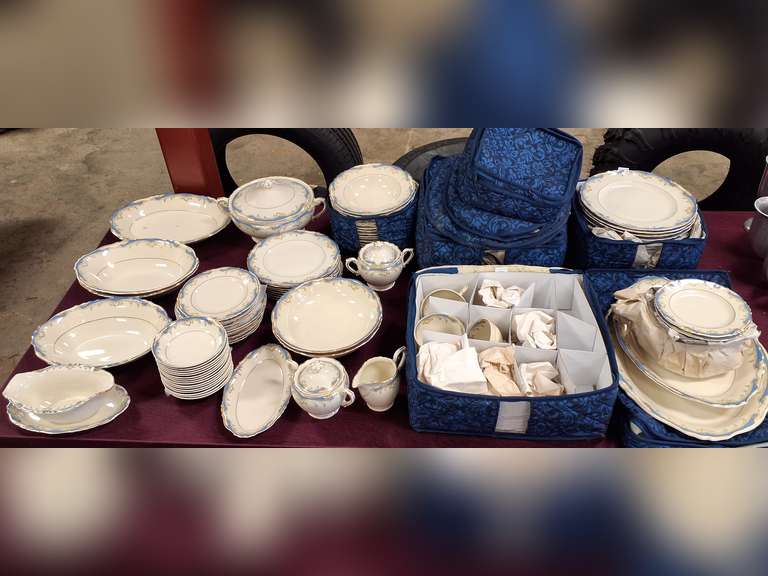 Group of Carvel Federal Shape Syracuse China (Made In America) -- may not be a complete set SEE PICS