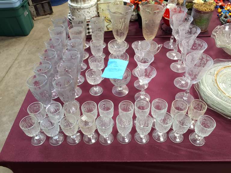 Group of Iris & herringbone Jeanette depression glass SEE PICS