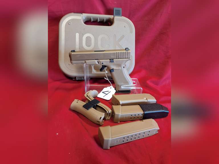 NIB Glock Mod: 19X, 9mm pistol, Ser #: BHKX111, case, 3 mags, 3 back grips, dark earth, 98%