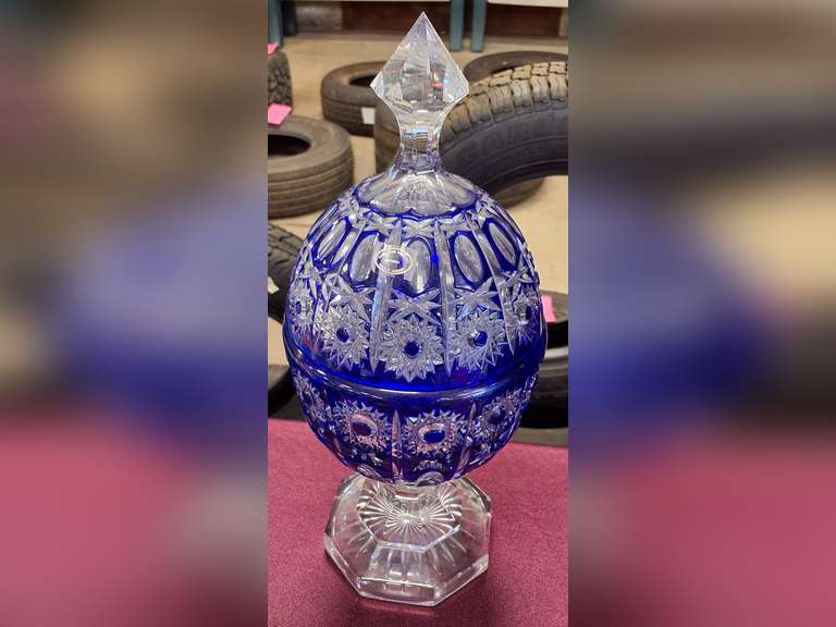 Handmade Hand Cut (made in Hungary) crystal bowl with lid