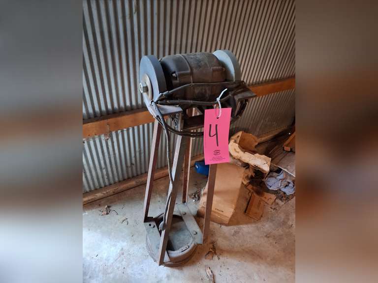 Walker-Turner 1/4HP grinder on stand (untested)