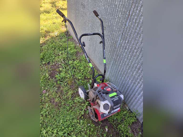 Earthquake 2cylce cultivator, gas pwrd, needs carburator not running