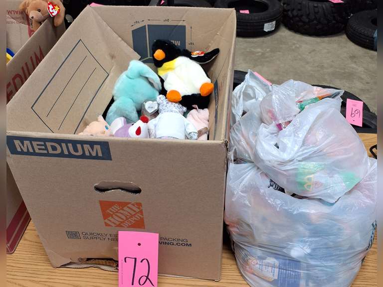 Group of beanie babies