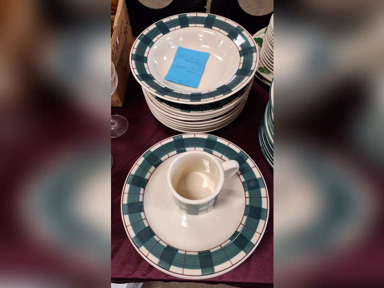 Group of Hartstone Pottery (buffalo plaid check)