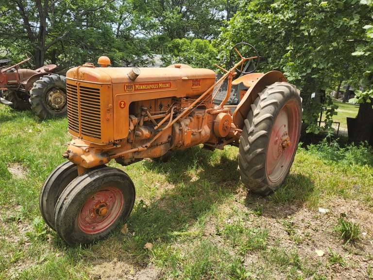 Minneapolis Moline UNE Universal ZAV (RUNS) Rebuilt 2001
