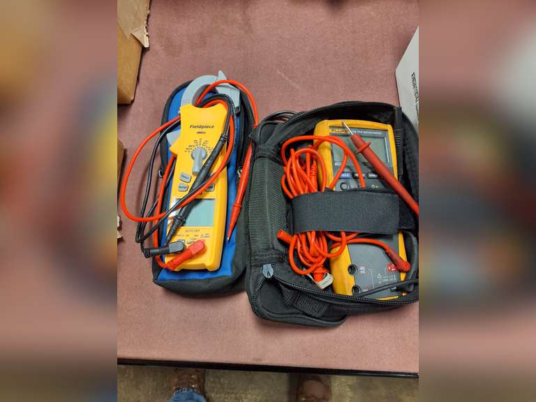 2 multimeters (Fluke & Fieldpiece)