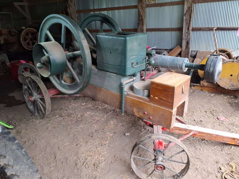 Witte engine (WORKS) 12HP #27902, 40" fly wheels on 4 wheel cart w/tongue