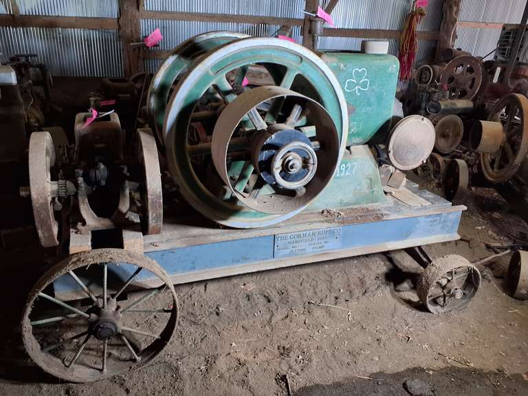 Witte hit miss engine 12HP, #B43435, 360 rpm, 35" fly wheels, mounted on 4 wheel trolley cart