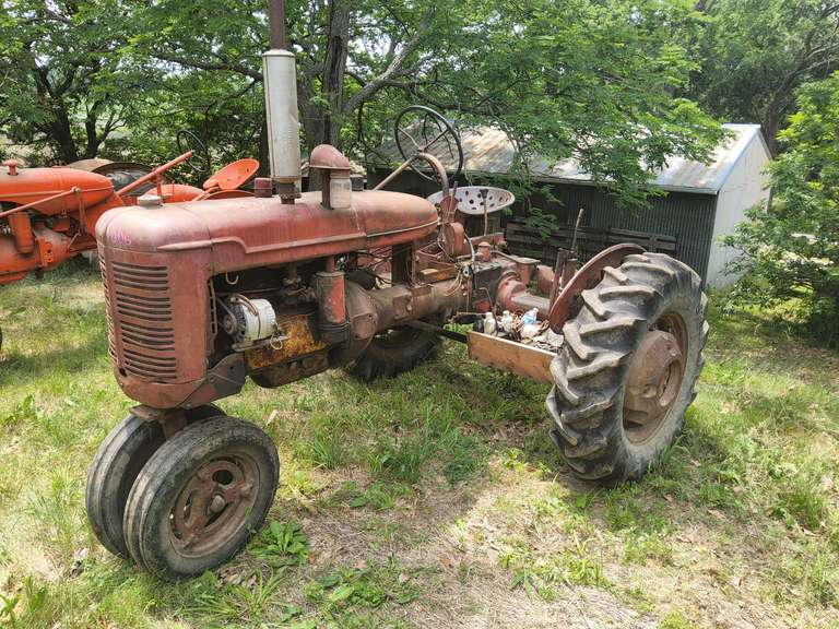 IH Farmall B RUNS