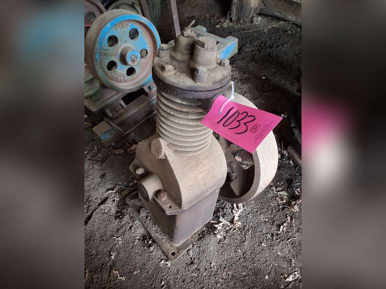 Curtis compressor #E525, size 1.5 x 4.5 (NO MOTOR)