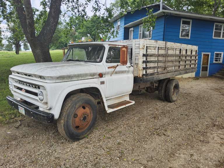 1966 Chevy C60 Grain Truck, 6 cyl, 4/2 spd, twin cyl hoist, RUNS/DRIVES -- NEEDS BRAKE WORK, NO TITLE