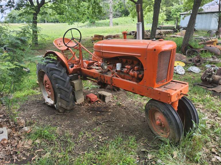 Allis Chalmers 45AC (RUNS) Restored early 03-04, NEEDS REAR TIRE/WON'T HOLD AIR