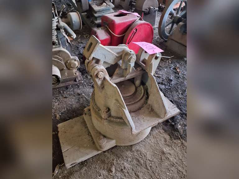 Jumbo hand water pump