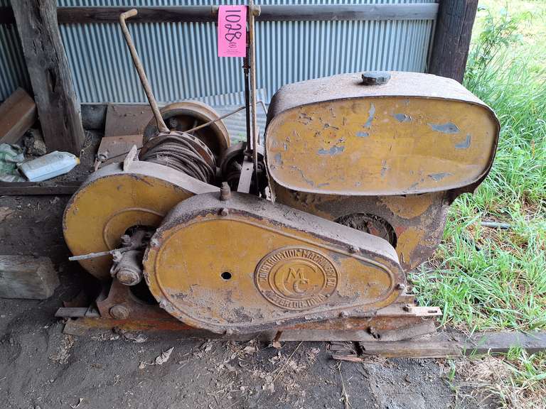 Construction Machinery Co. winch, Wisconsin 4 cyl gas motor