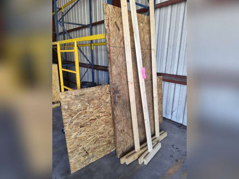 Group of misc lumber/plywood, varying sizes