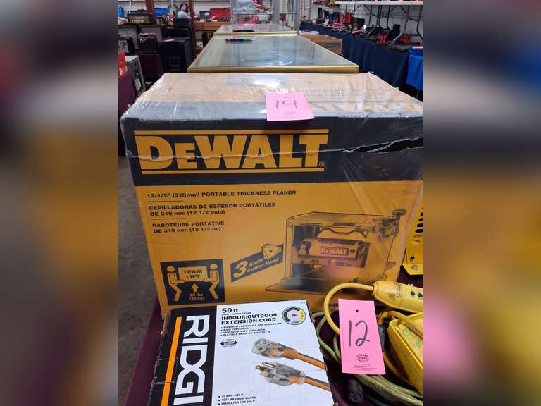 NEW DeWalt 12-1/2" portable thickness planer