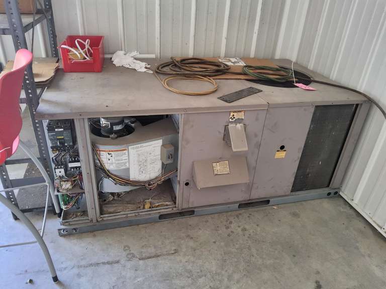 Air Conditioner, package unit, condition unknown, mod DH048N10A2DAA2 ser# N0B8609981, (R22)