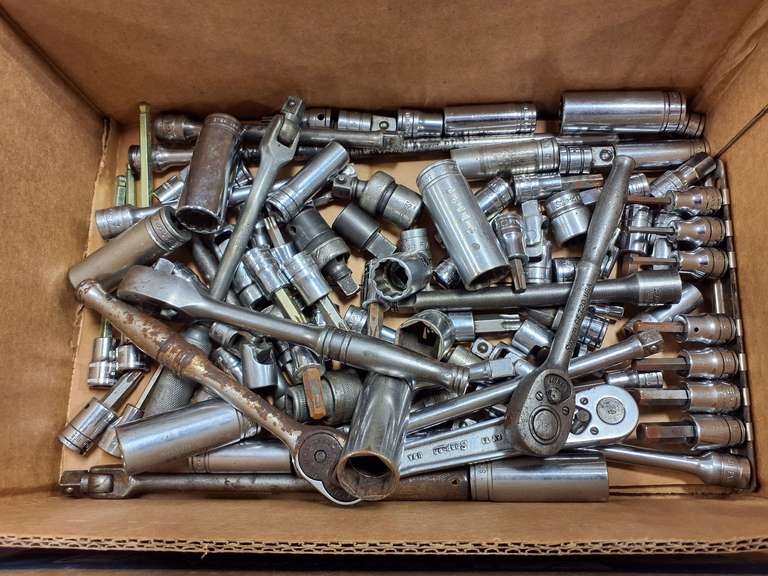 Box of misc sockets, ratchets & other (Believe to be all Snap-on) SEE PICS
