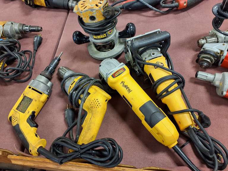 5 electric DeWalt power tools SEE PICS