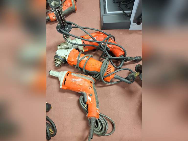 3 electric Milwaukee power tools SEE PCIS