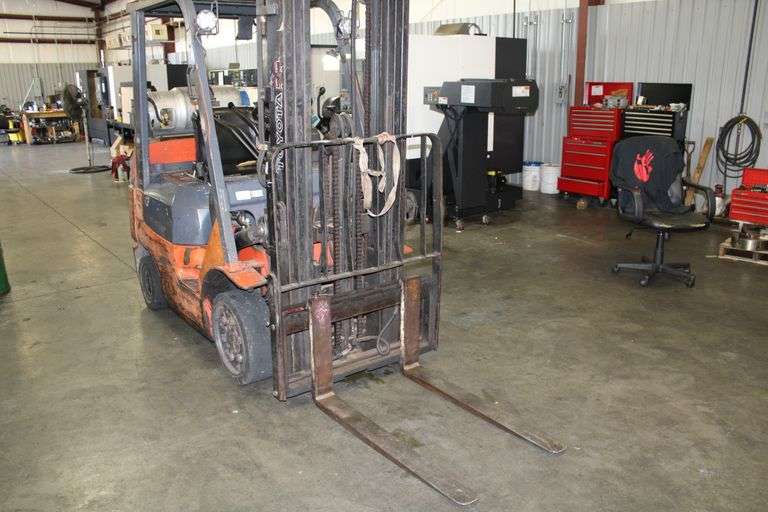 2010 Toyota Fork Lift Model 7F6CU25