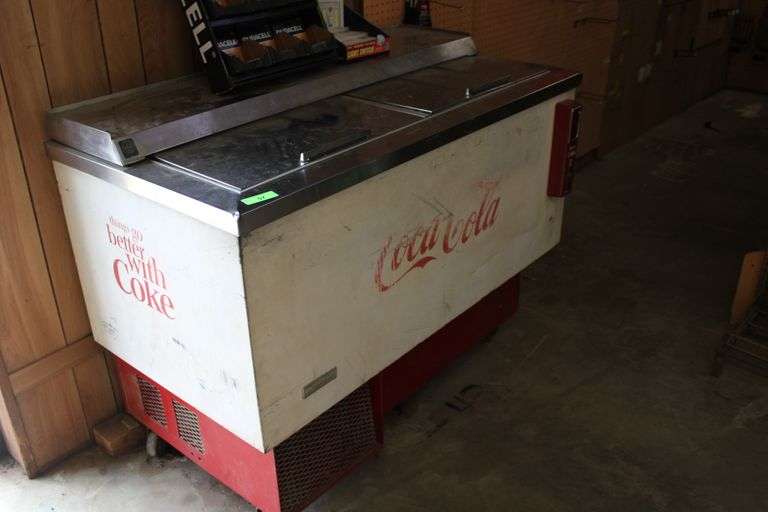 ANTIQUE COCA-COLA BOX