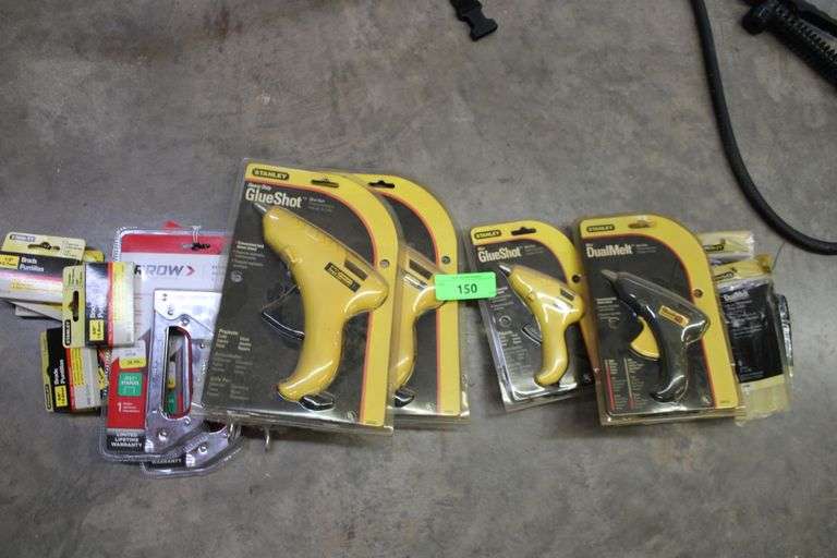 STAPLE AND GLUE GUN ASSORTMENT