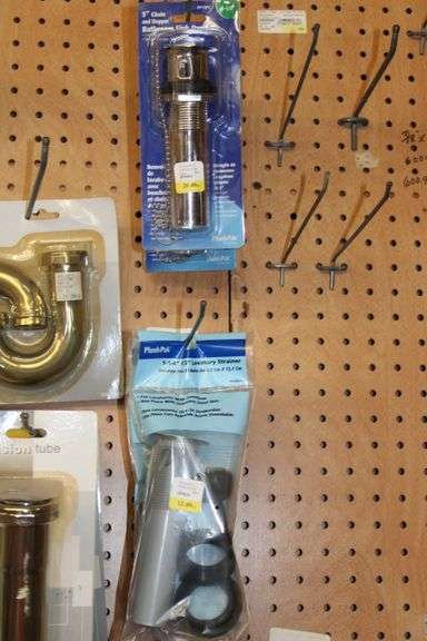 VARIOUS LAVATORY PIECES