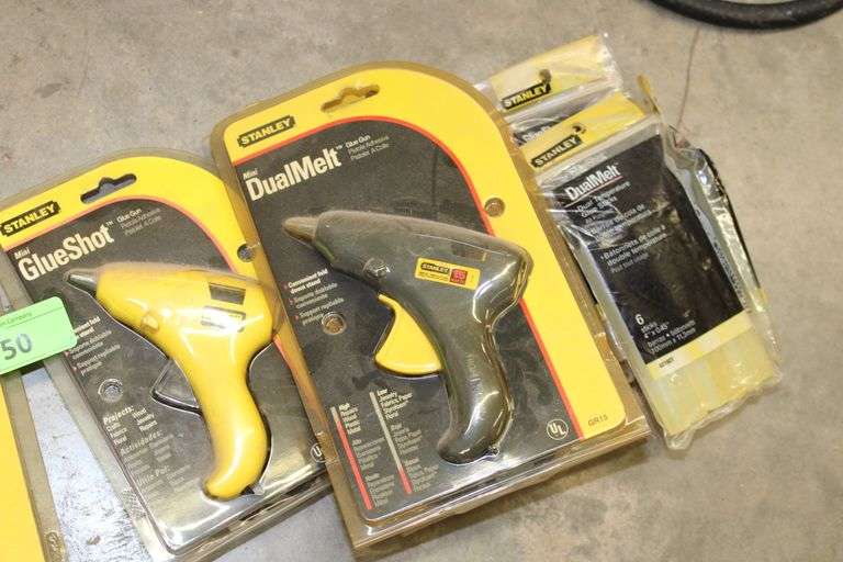 STAPLE AND GLUE GUN ASSORTMENT