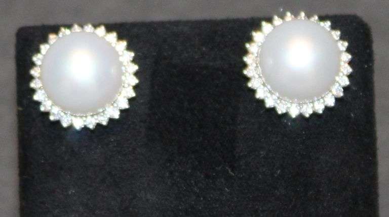18K WHITE PEARL DIAMOND STUD EARRINGS