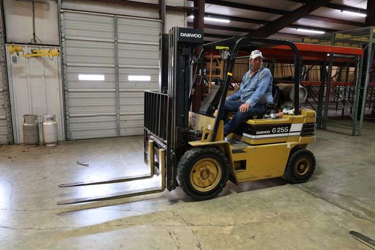 Daewoo G25 Fork Lift, LP