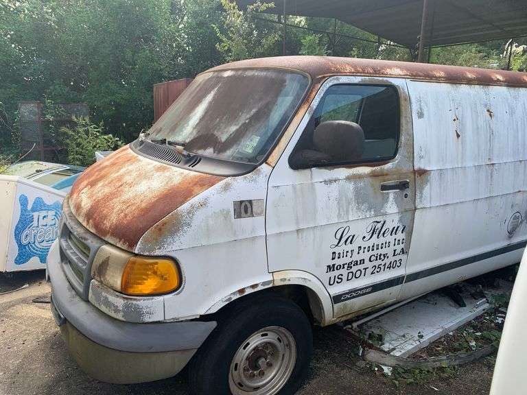 2000  DODGE  Ram Van  2B7LB31Z4YK112235  Mileage:   EXEMPT