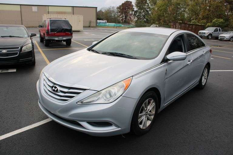 2013  HYUNDAI  Sonata  5NPEB4AC6DH716555  Mileage:   256673