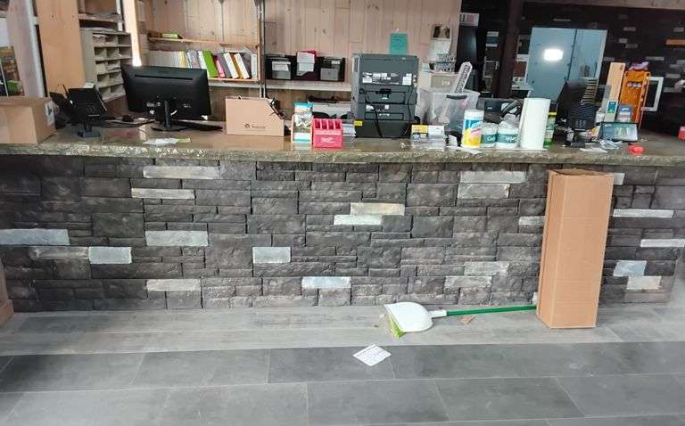 Check Out Counter 173x93