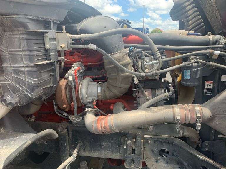 2017  FREIGHTLINER  Cascadia  3AKJGLBG7HSHY2464  Mileage:   557335.9