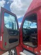 2017  FREIGHTLINER  Cascadia  3AKJGLBG7HSHY2464  Mileage:   557335.9