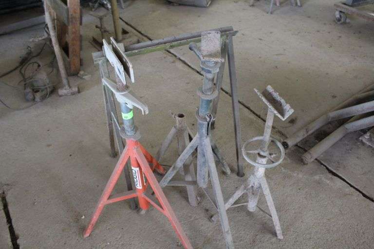 TRIPOD STANDS (4) STAND (1)
