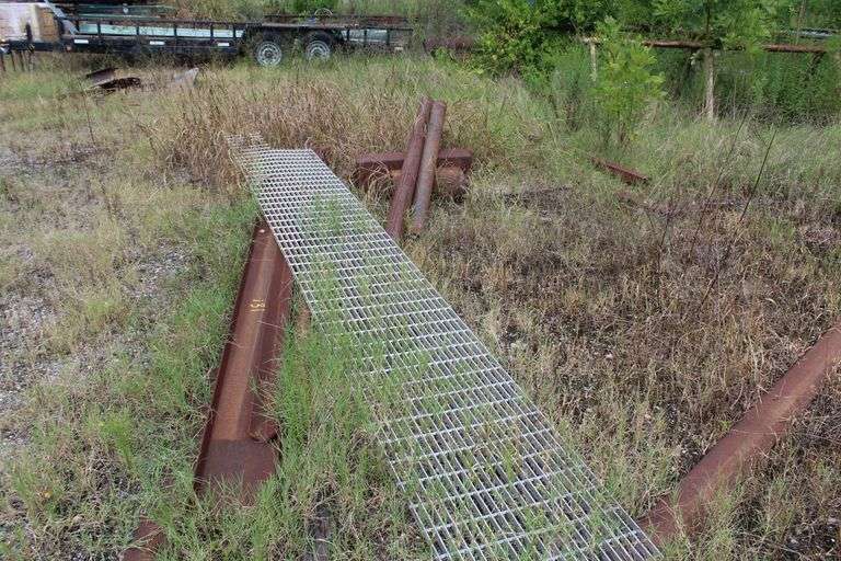LARGE PIPE JACK WITH IRON