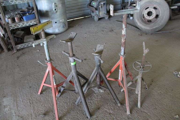 TRIPOD STANDS