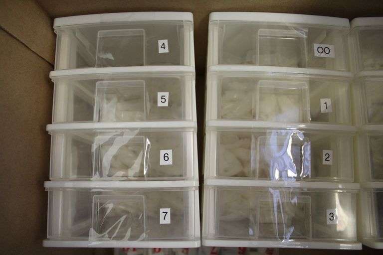LOT OF PRE-SORTED LAMOUR NATURAL NAIL TIPS IN CONTAINERS, SET OF WHITE NAIL TIPS AND VARIOUS NAIL GL