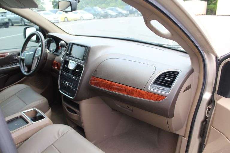 2015  CHRYSLER  Town and Country  2C4RC1BG1FR618019  Mileage:   151198