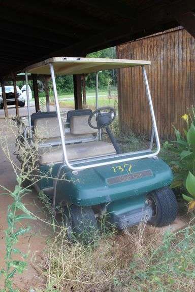 GOLF CART WITH CHARGER