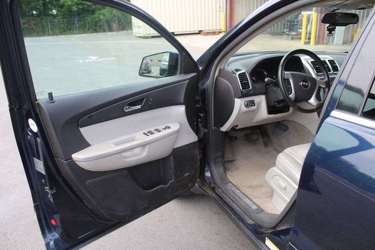 2008  GMC  Acadia  1GKER23788J212431  Mileage:   211047