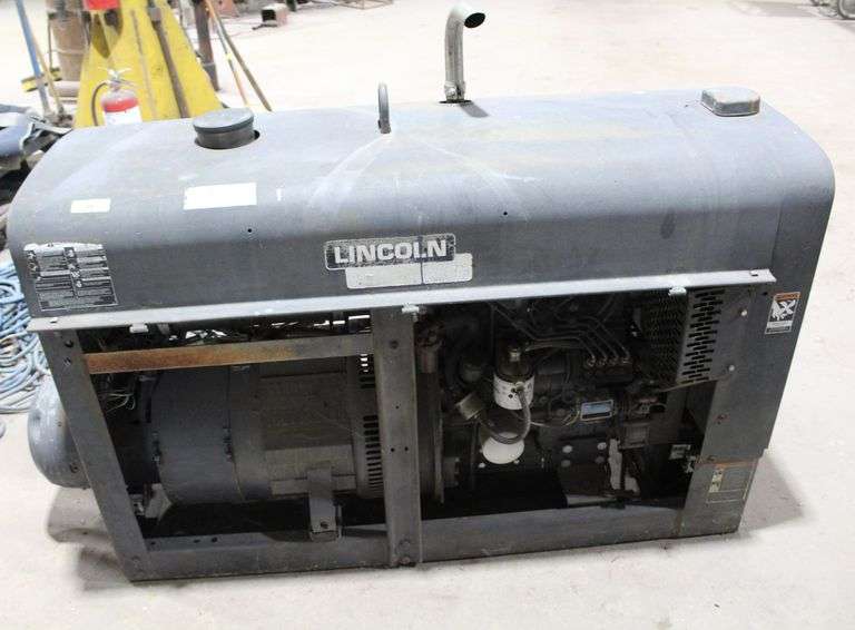 LINCOLN ELECTRIC CLASSIC 300D DIESEL WELDER, 2856H