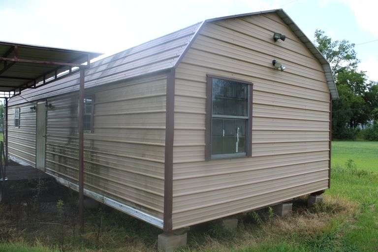 METAL BUILDING 40'x16' *CONTENTS NOT INCLUDED