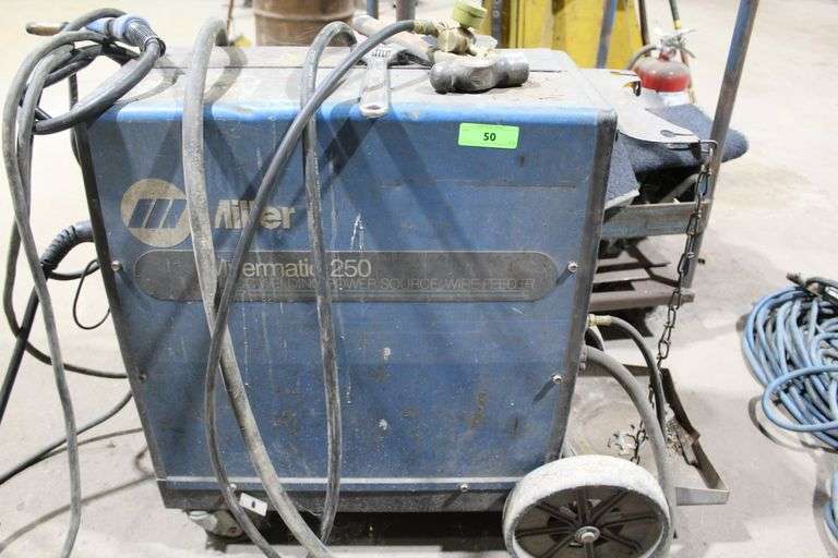 MILLER 250 WIRE FEEDER WELDER