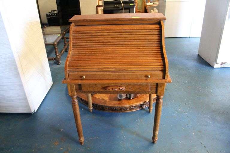 Round Table 54" and  Wood Desk32"x24"
